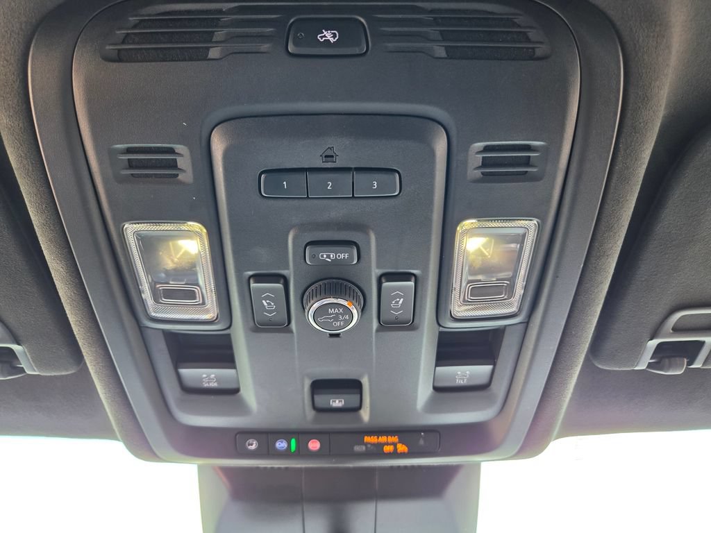 Used 2022 Cadillac Escalade ESV Premium Luxury Platinum w/ LPO, Radiant Package AWD/4WD image 19