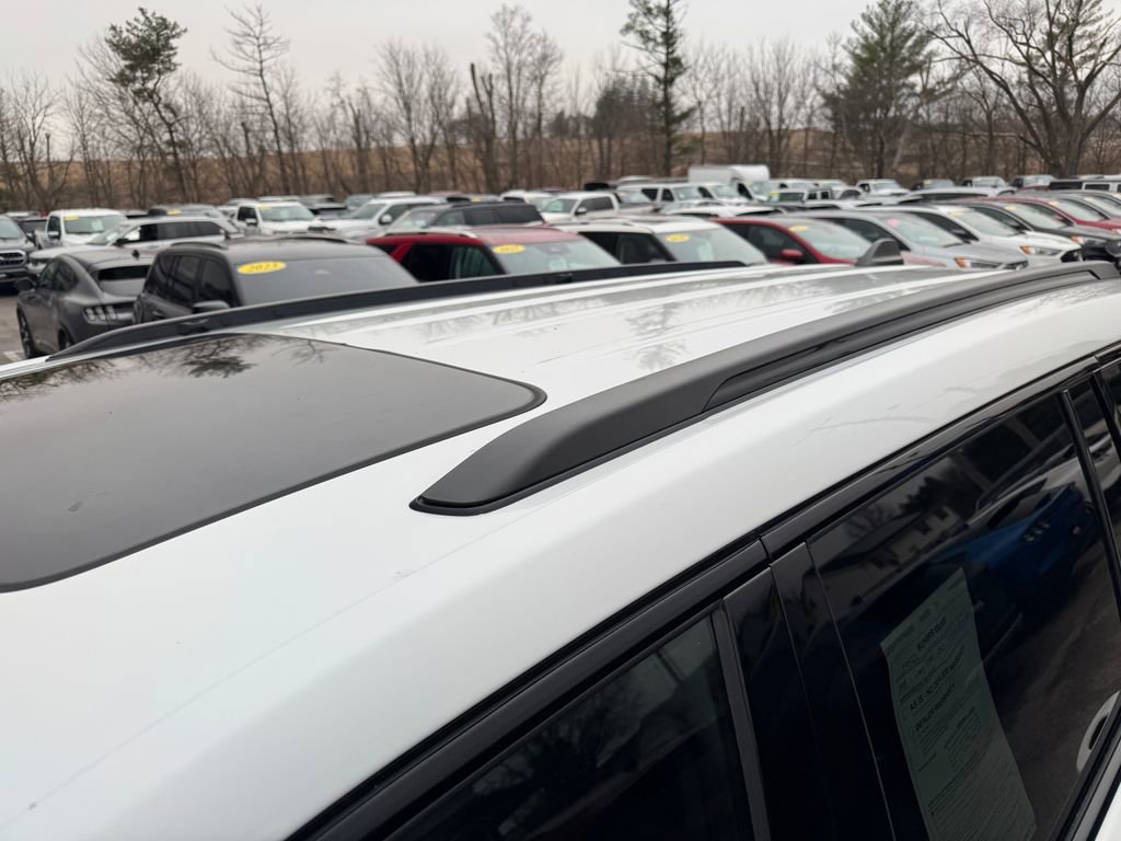 Used 2023 Jeep Grand Cherokee L Laredo AWD/4WD image 14