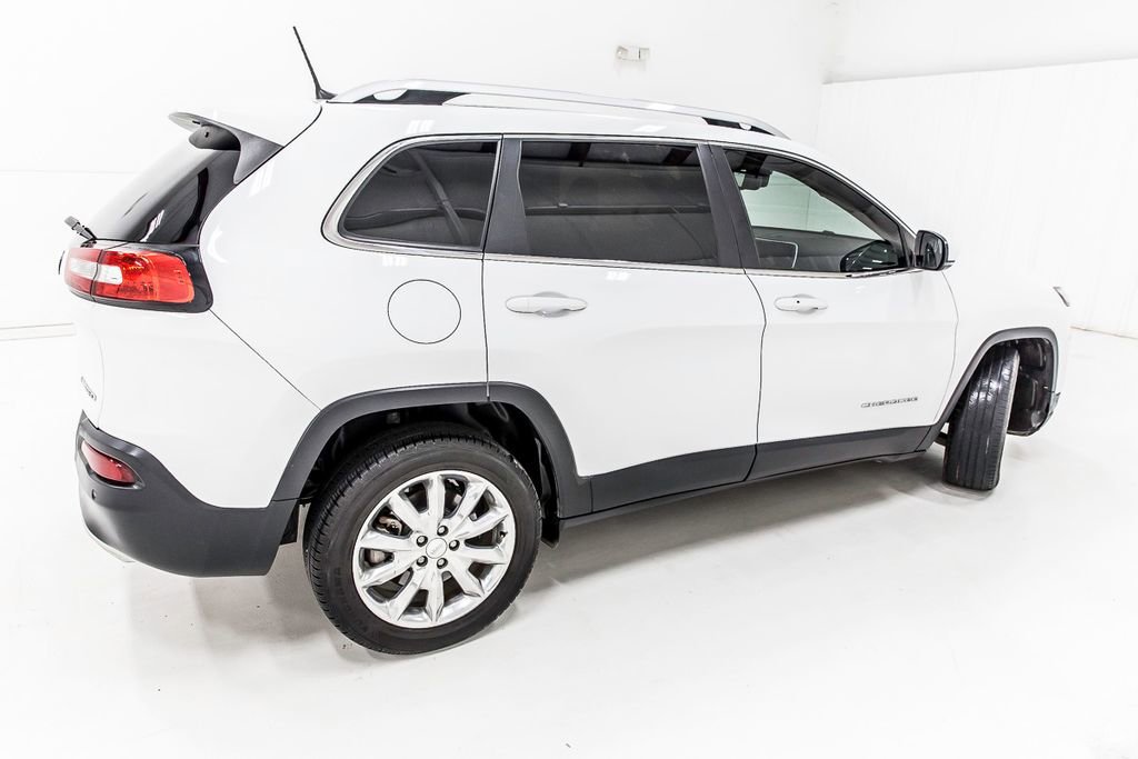 Used 2017 Jeep Cherokee Limited image 8