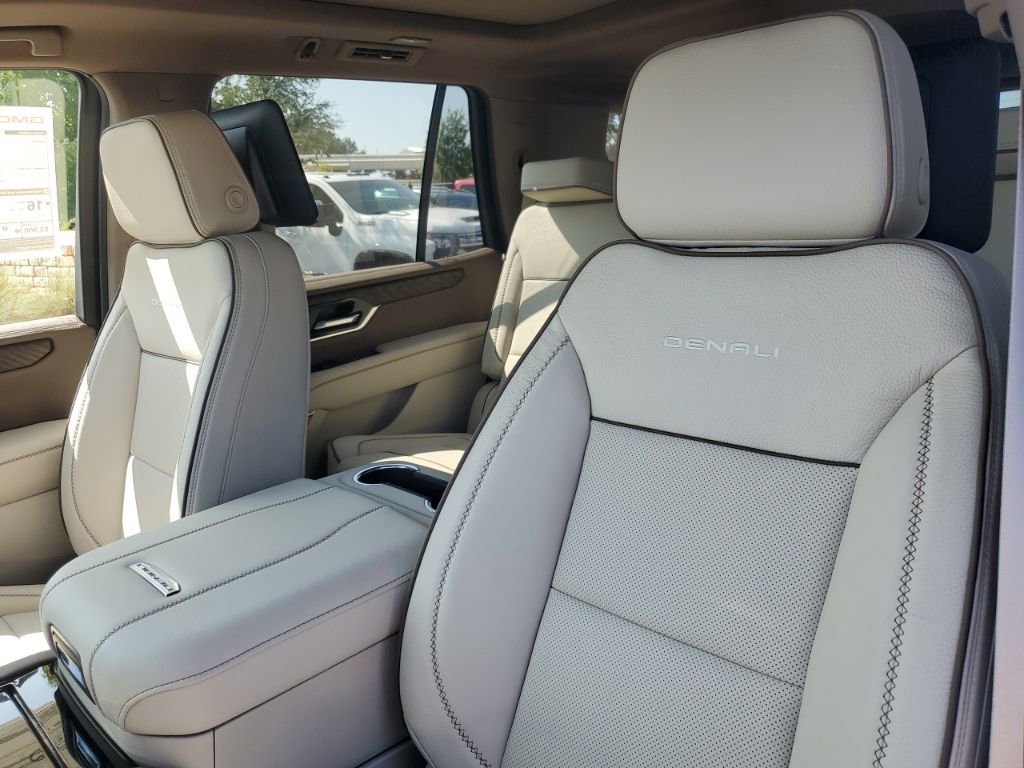 New 2026 GMC Yukon Denali image 32