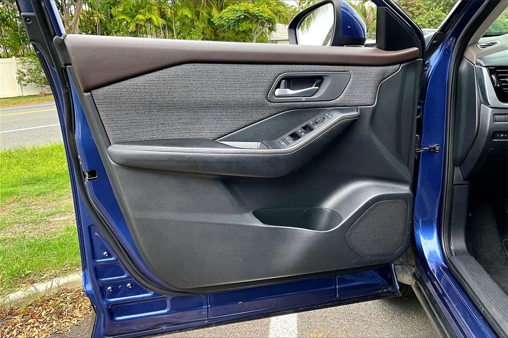 Used 2021 Nissan Rogue SV image 18