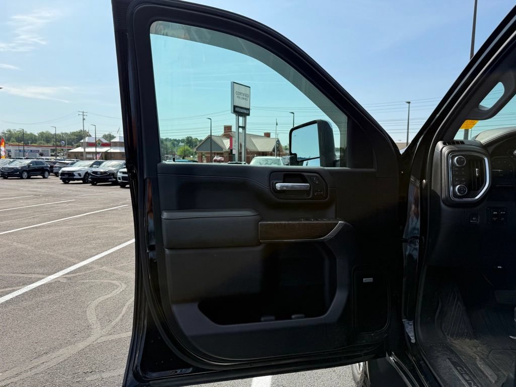 Used 2021 GMC Sierra 2500 Denali w/ Denali Ultimate Package AWD/4WD image 23
