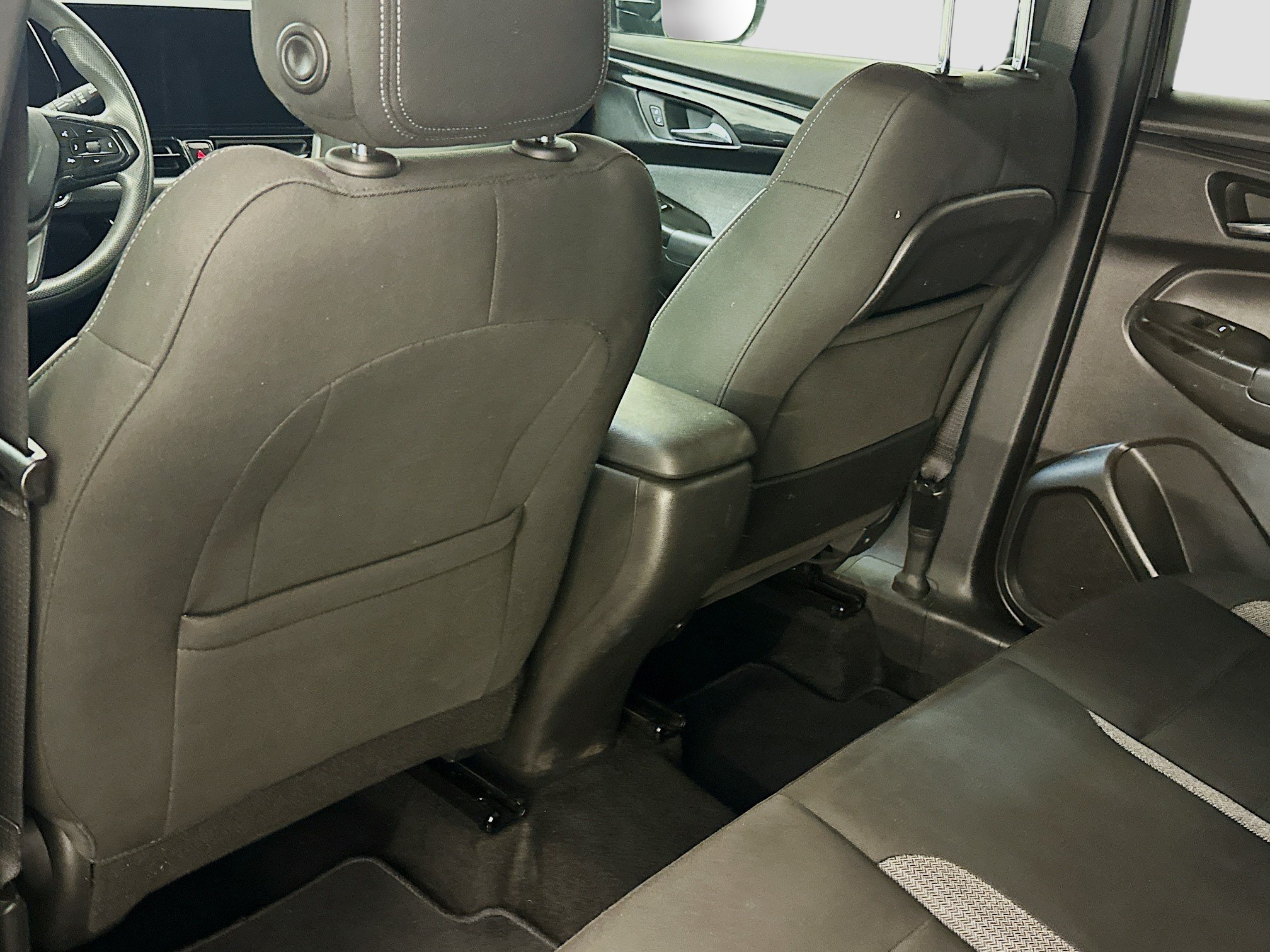 Used 2025 Chevrolet TrailBlazer LT AWD/4WD image 27