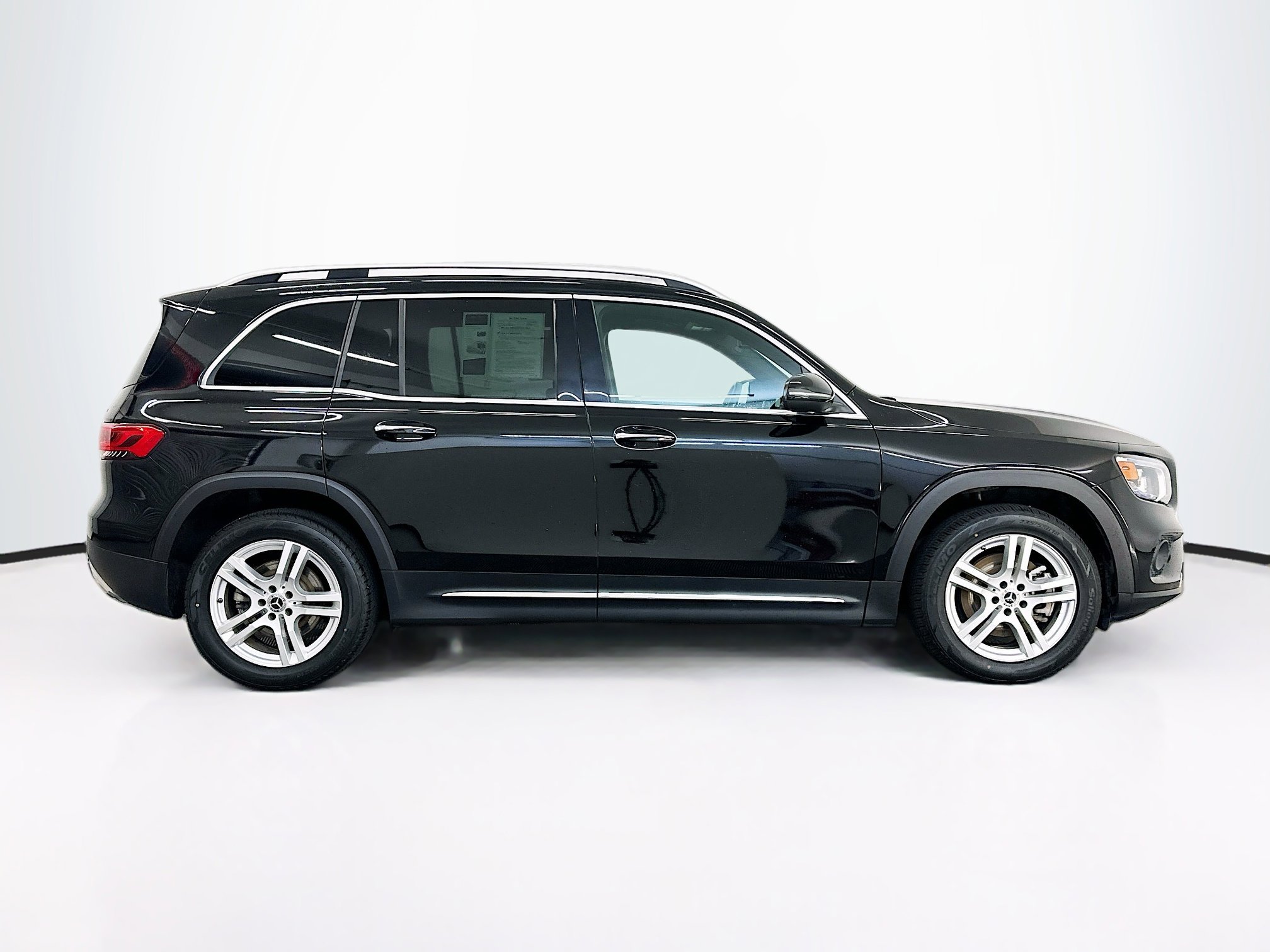 Used 2023 Mercedes-Benz GLB 250 4MATIC image 10