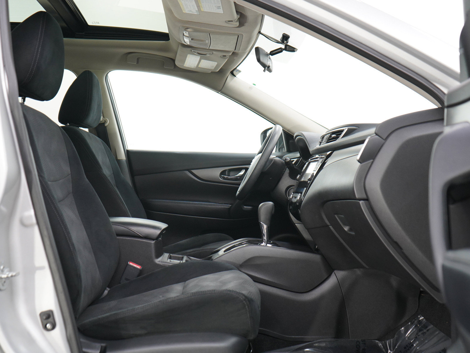 Used 2015 Nissan Rogue SV w/ SV Premium Package AWD/4WD image 11