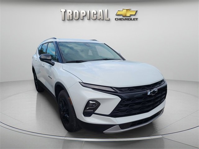 New 2025 Chevrolet Blazer LT w/ Midnight/Sport Edition image 4