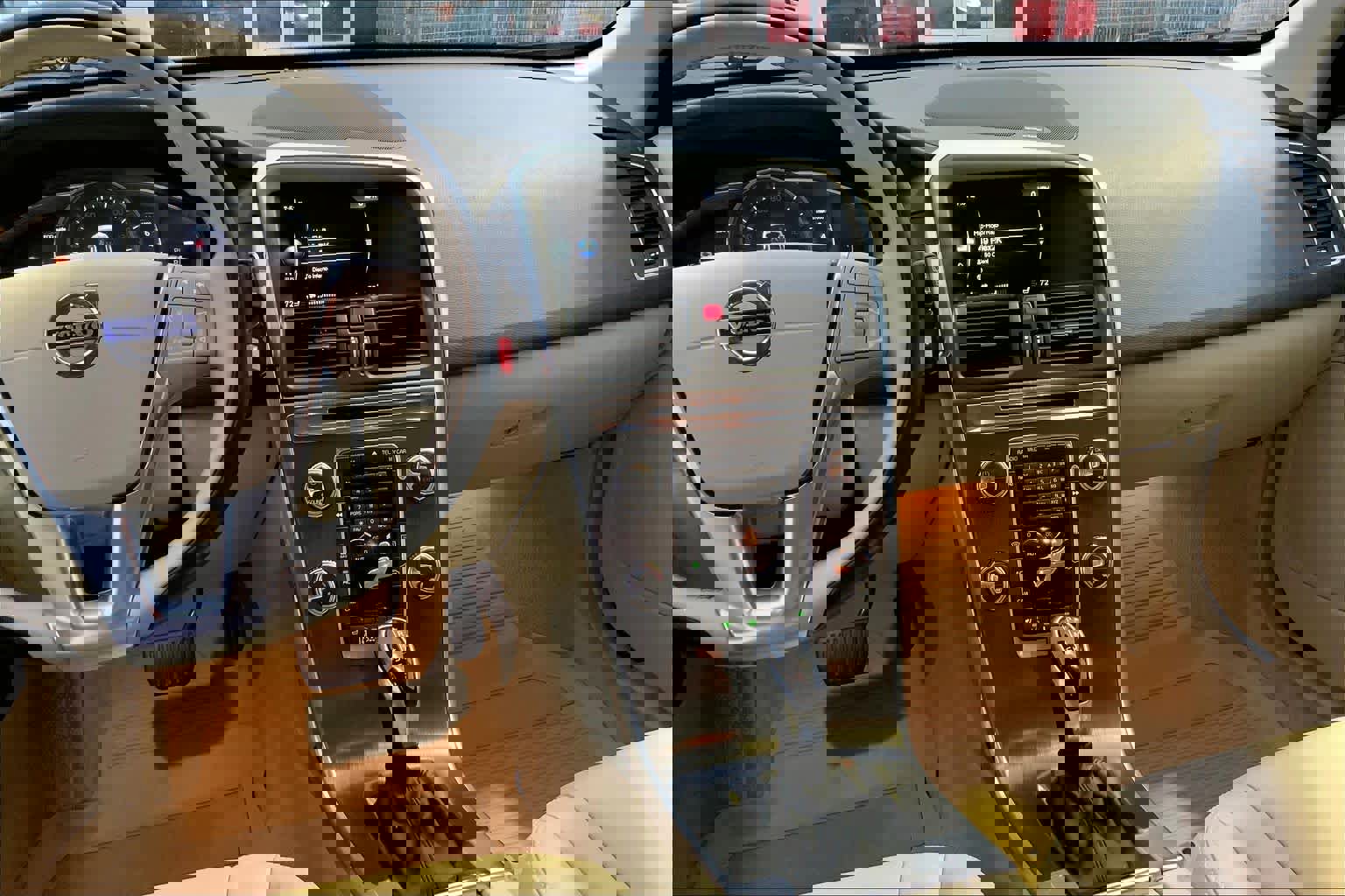 Used 2016 Volvo XC60 T5 Platinum image 6