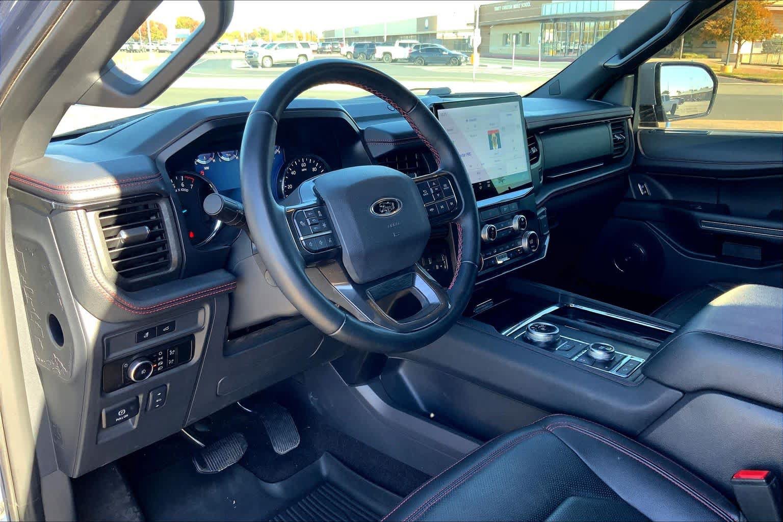 Used 2023 Ford Expedition Limited AWD/4WD image 18