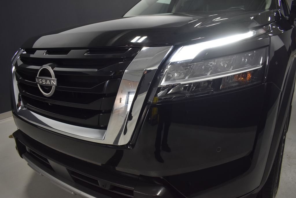 Certified 2024 Nissan Pathfinder Platinum image 11