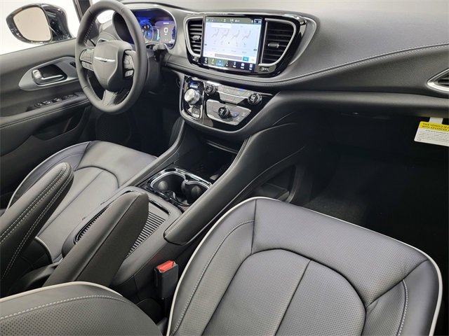 New 2026 Chrysler Pacifica Limited w/ S Appearance Package image 34