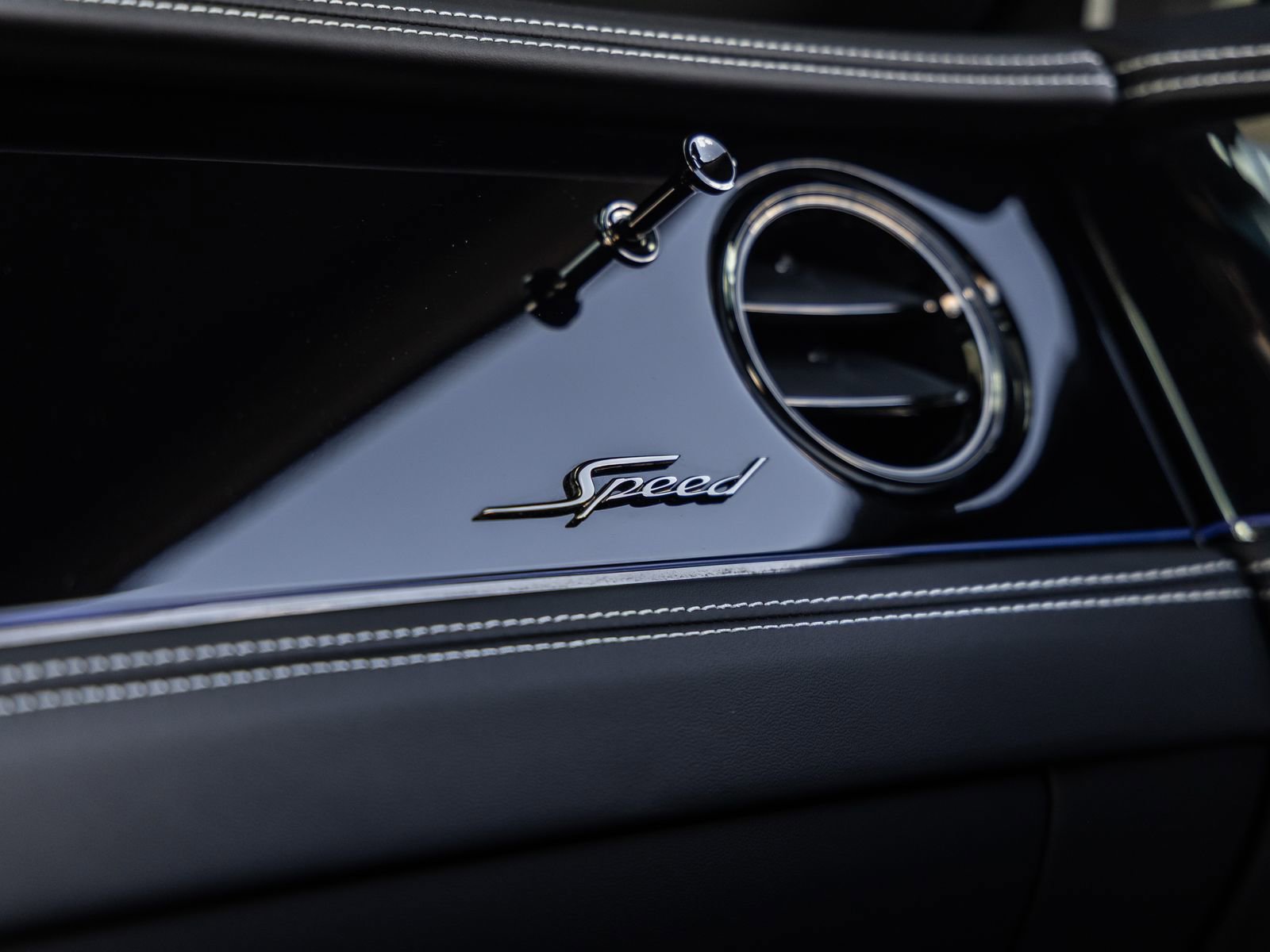 Used 2025 Bentley Flying Spur Plug-In Hybrid AWD/4WD image 42