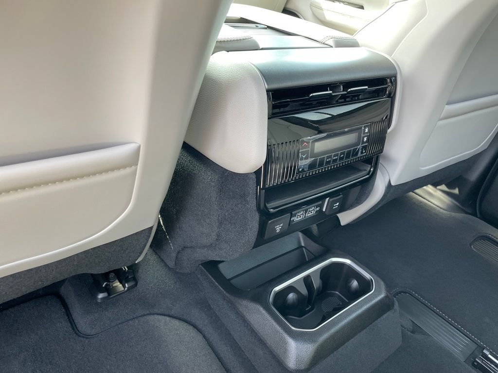 New 2026 Jeep Grand Wagoneer Limited w/ Premium Group II AWD/4WD image 15