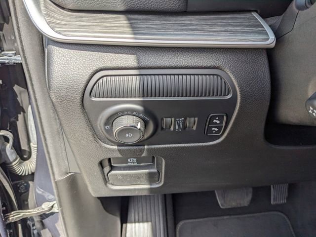 Used 2024 Jeep Wagoneer L Series II w/ Flexible Seating Group image 32