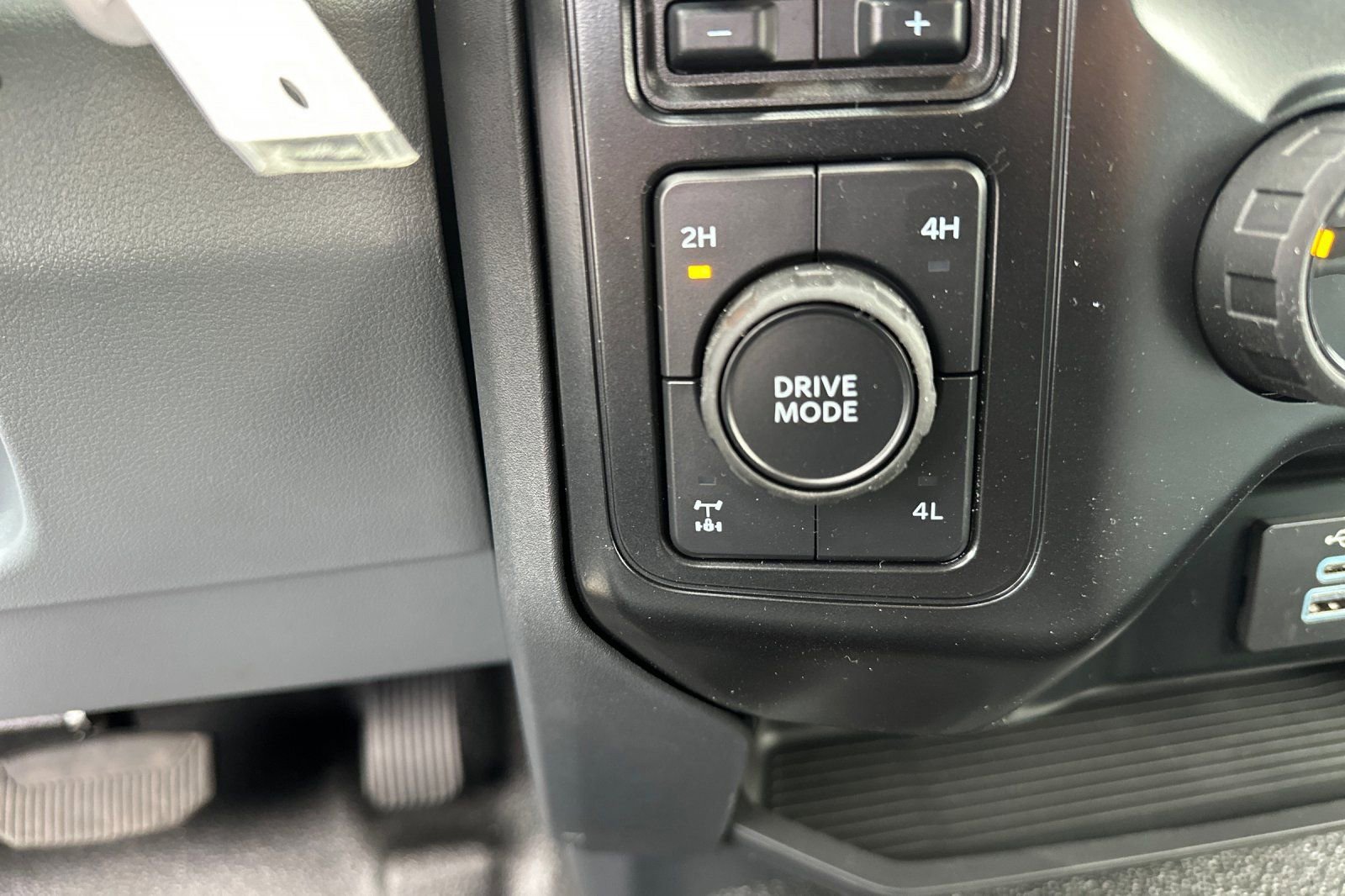 New 2026 Ford F350 XL w/ XL Chrome Package image 31