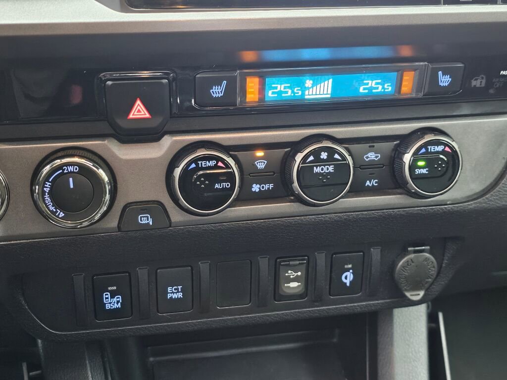 Used 2016 Toyota Tacoma TRD Off-Road image 27