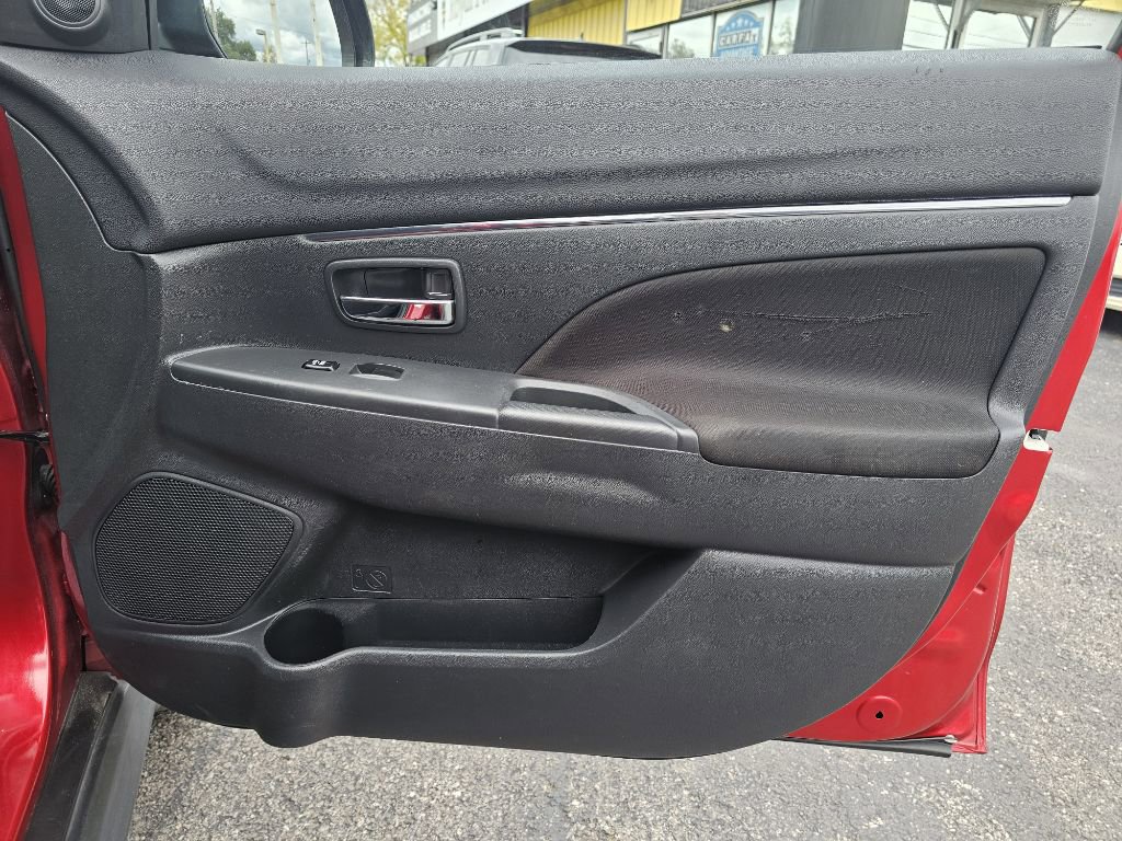 Used 2023 Mitsubishi Outlander Sport SE image 48