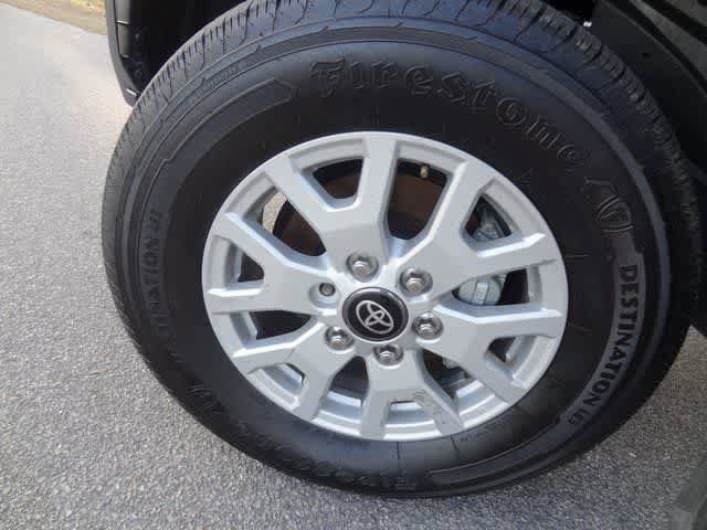 Used 2024 Toyota Tacoma SR5 AWD/4WD image 34