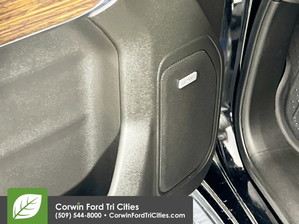 Used 2022 Chevrolet Silverado 1500 High Country w/ Technology Package image 13