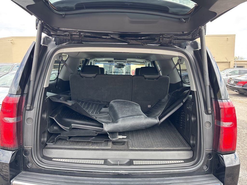 Used 2018 Chevrolet Suburban Premier AWD/4WD image 12