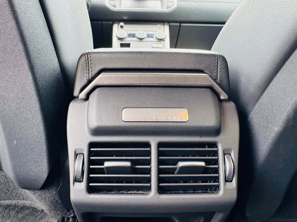 Used 2019 Land Rover Range Rover Evoque SE Premium image 14
