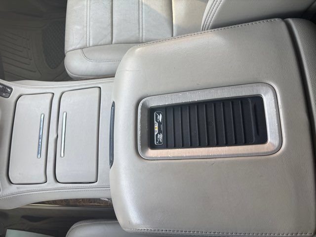 Used 2016 GMC Yukon Denali RWD image 34