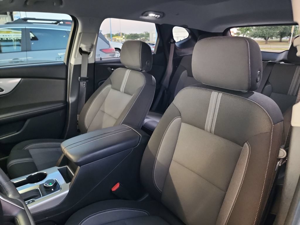 Used 2025 Chevrolet Blazer LT w/ Convenience Package FWD image 15