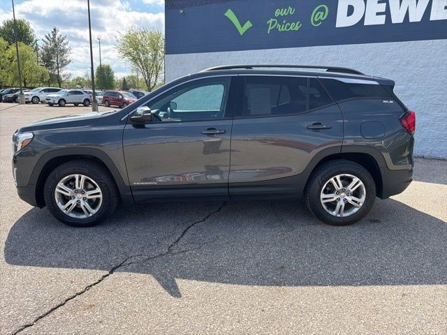 Used 2020 GMC Terrain SLE w/ Driver Convenience Package AWD/4WD image 2