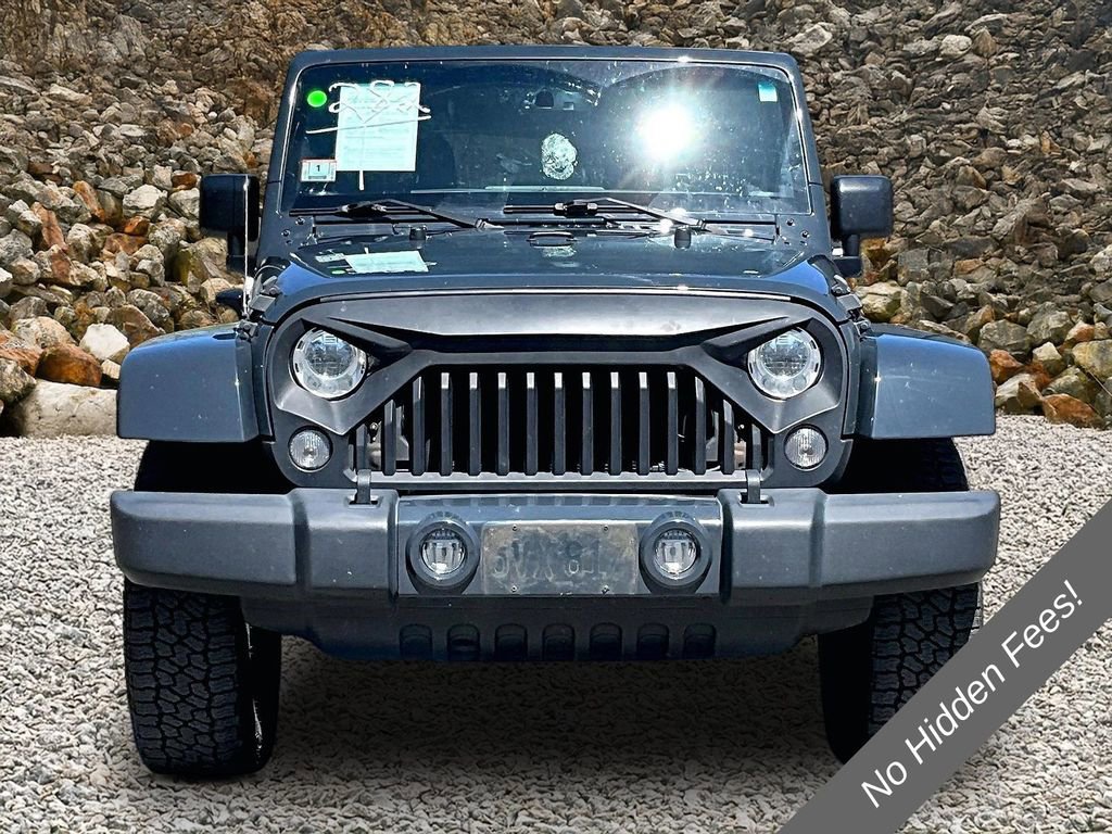 Used 2018 Jeep Wrangler Unlimited Sahara w/ Dual Top Group AWD/4WD image 3