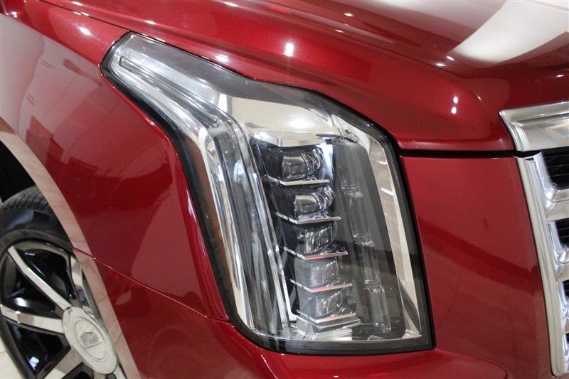 Used 2015 Cadillac Escalade Luxury AWD/4WD image 10