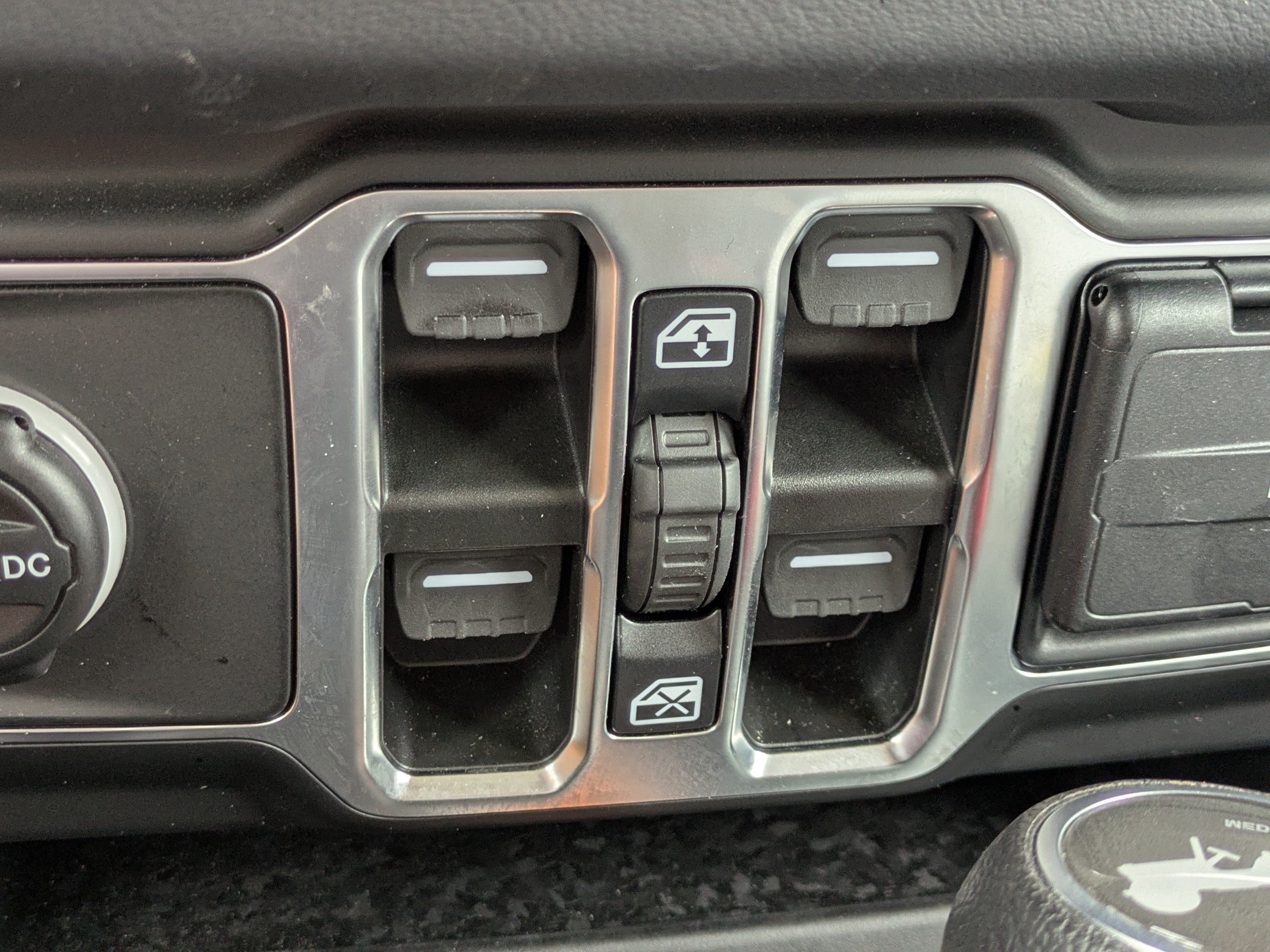 Used 2026 Jeep Wrangler Unlimited Sahara AWD/4WD image 27