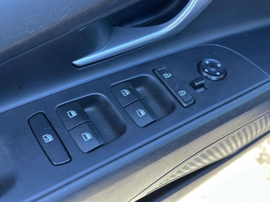 Certified 2023 Hyundai Elantra SEL image 17