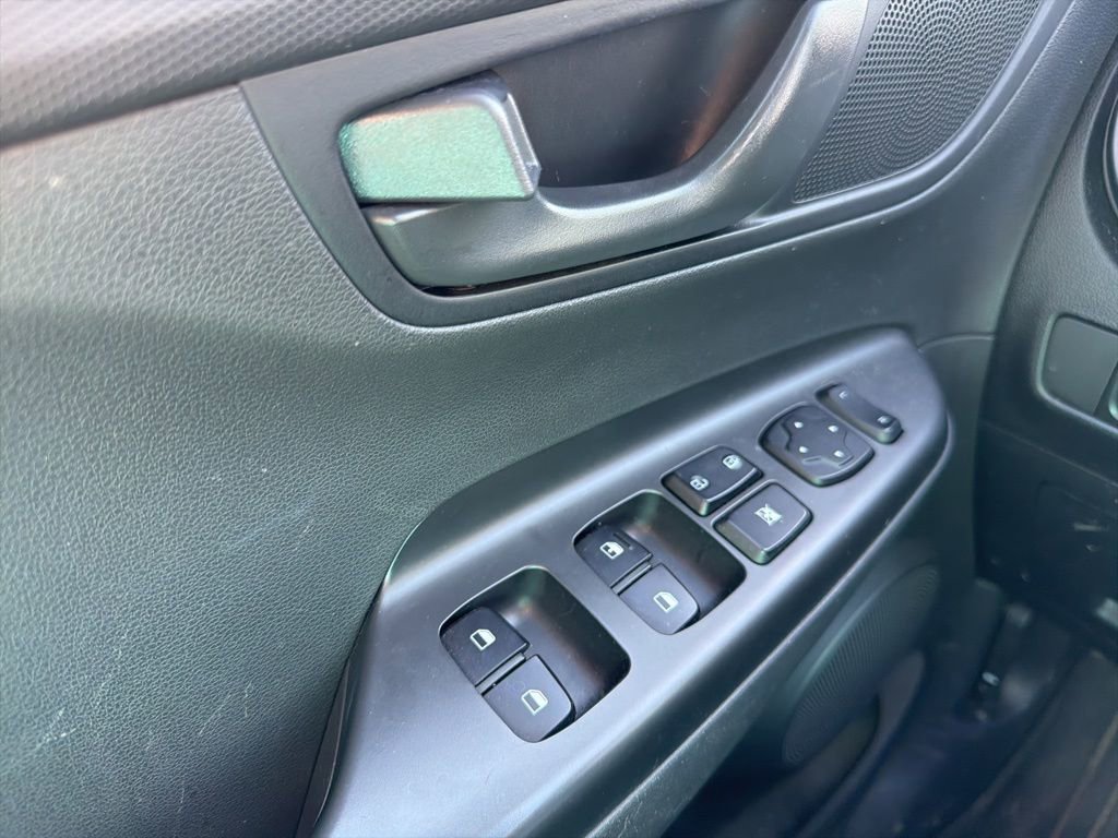 Certified 2023 Hyundai Kona SE AWD/4WD image 28