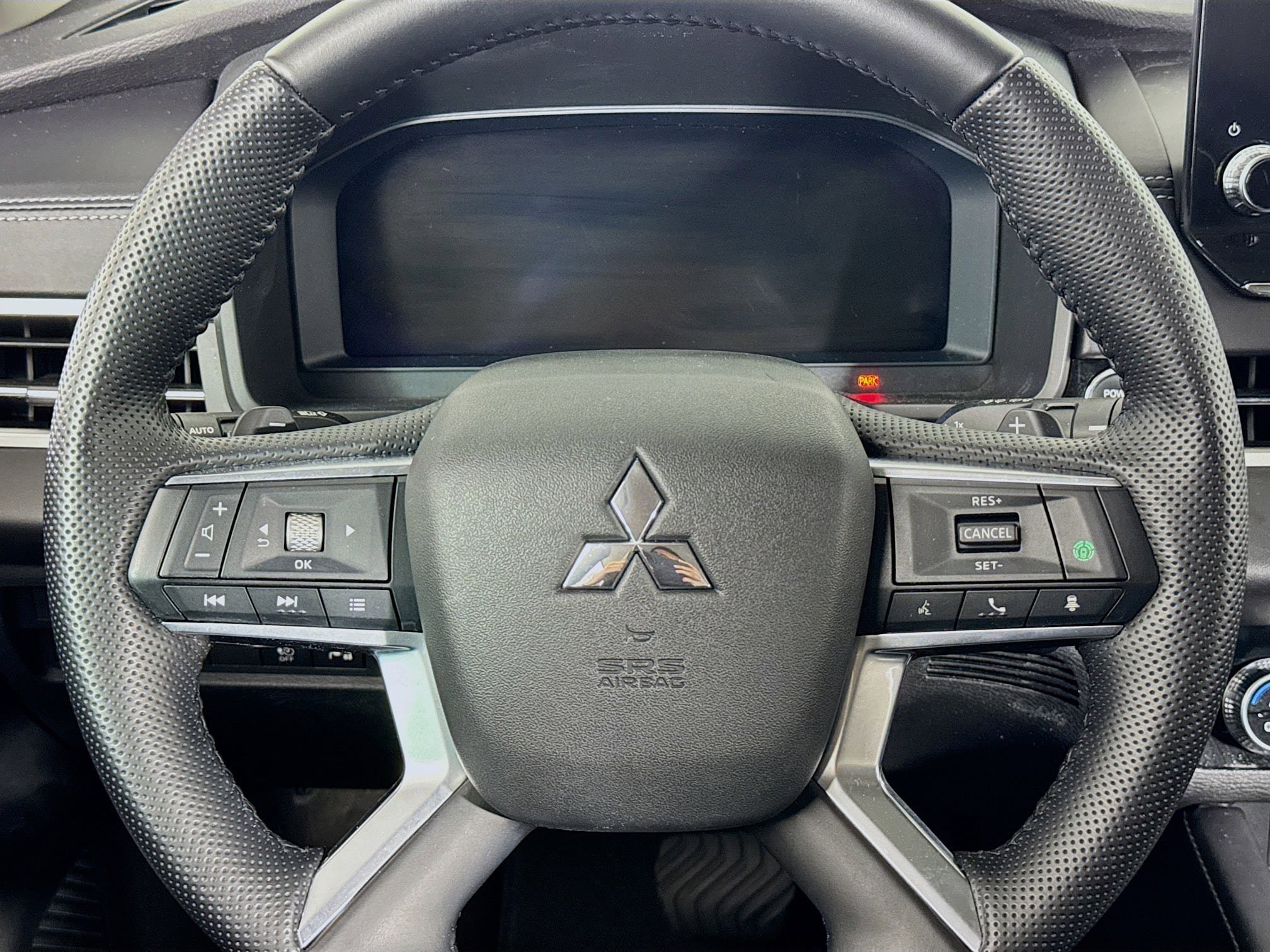 Used 2023 Mitsubishi Outlander SE AWD/4WD image 23