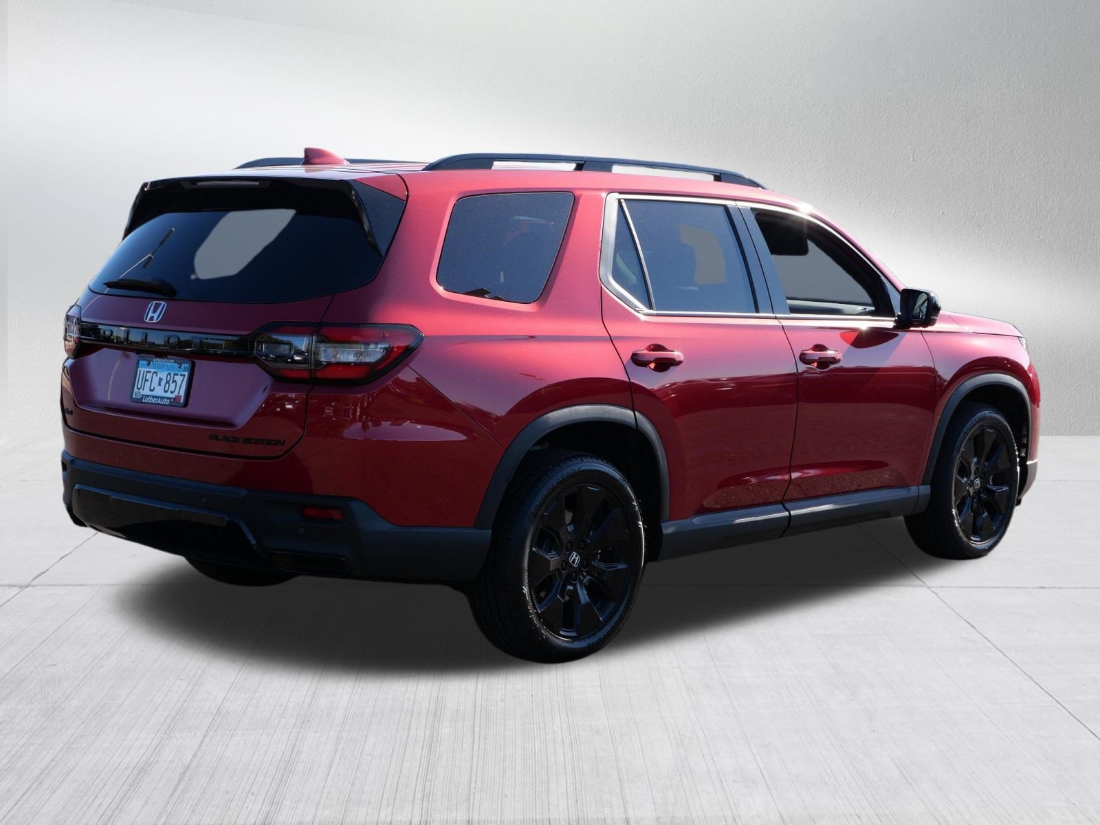 Certified 2026 Honda Pilot Black Edition image 7