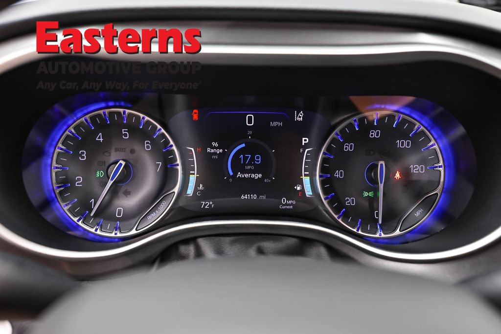 Used 2023 Chrysler Pacifica Touring-L FWD image 17