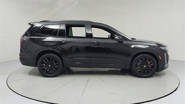 Used 2023 Cadillac XT6 Sport w/ LPO, ONYX Package image 6