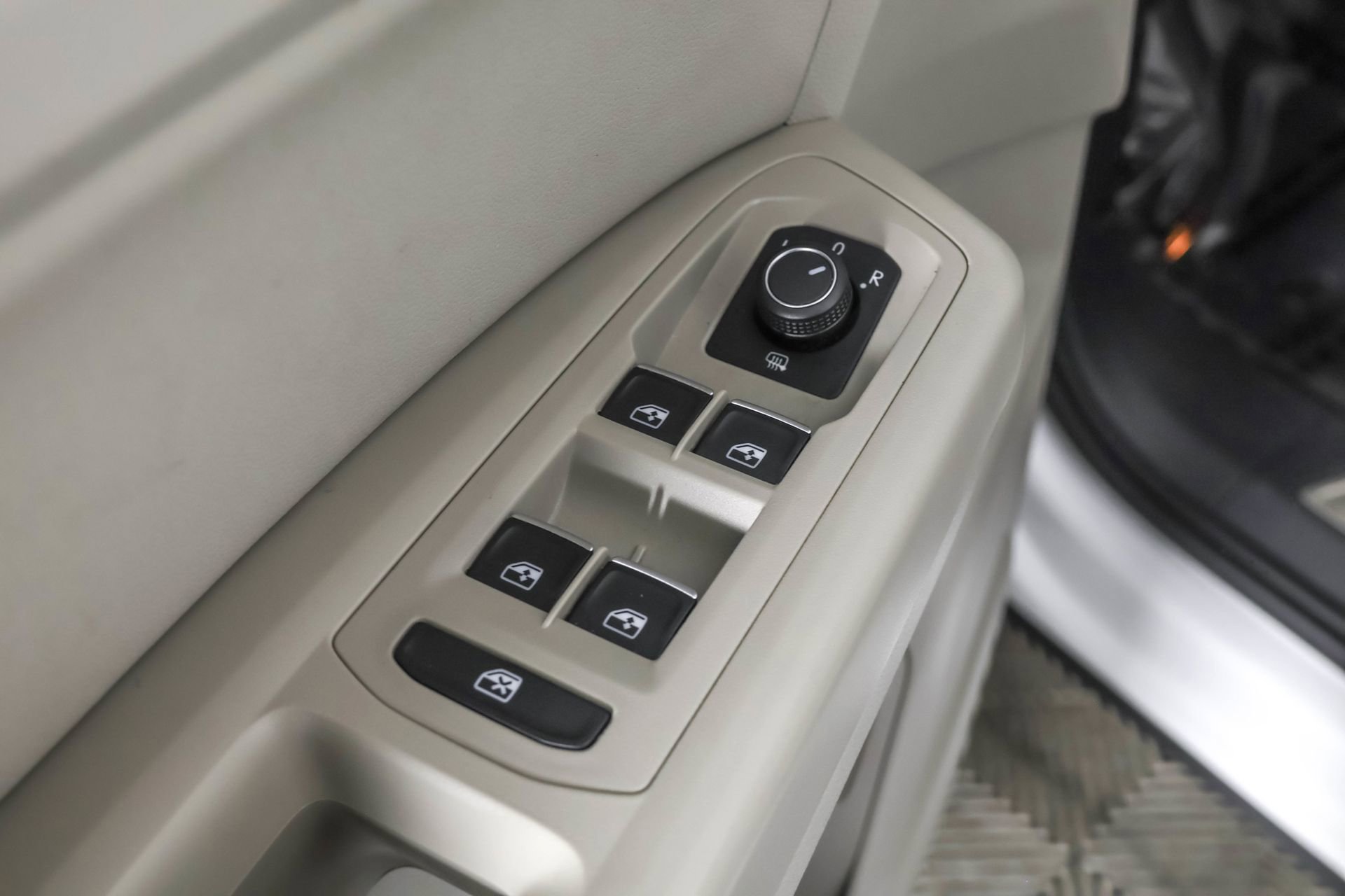 Used 2019 Volkswagen Atlas SEL image 36