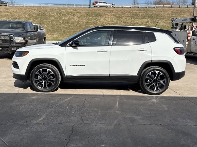 Used 2022 Jeep Compass Limited image 11