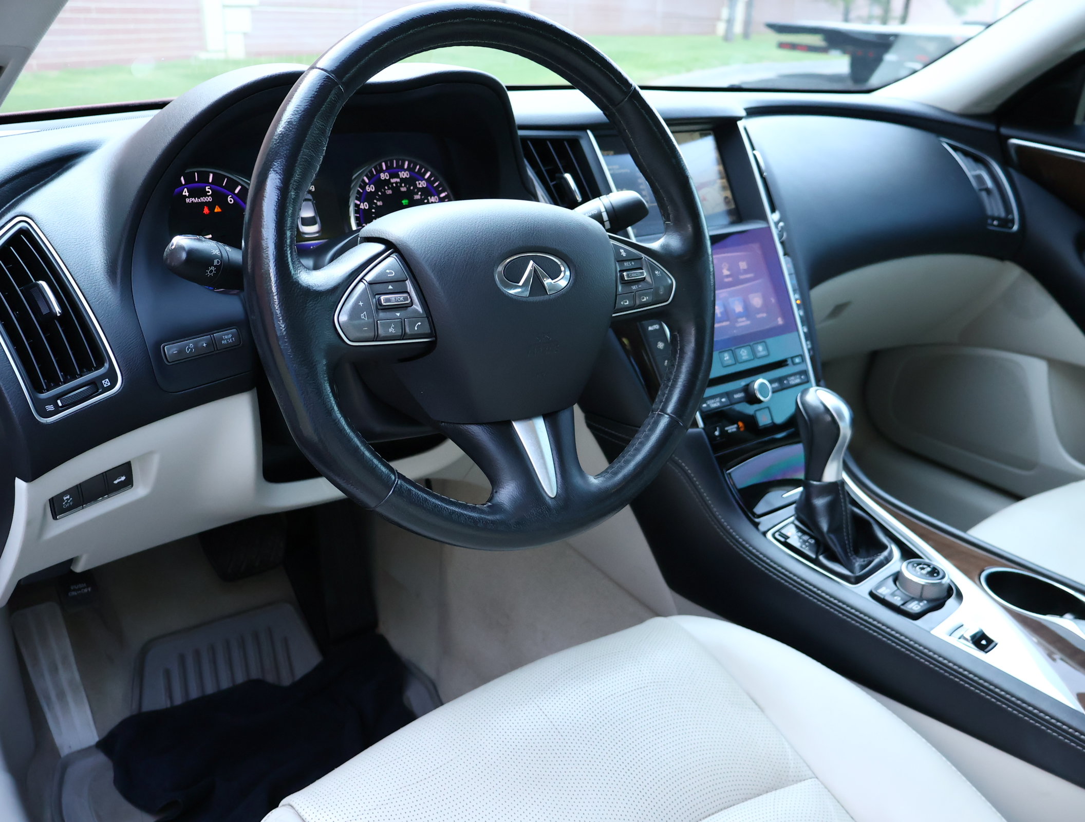 Used 2014 INFINITI Q50 Premium w/ Deluxe Technology Package AWD/4WD image 2