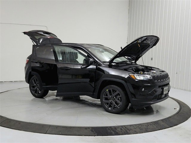 New 2026 Jeep Compass Latitude image 9