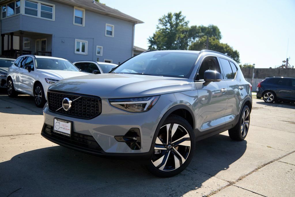 New 2026 Volvo XC40 B5 Ultra w/ Climate Package video 1