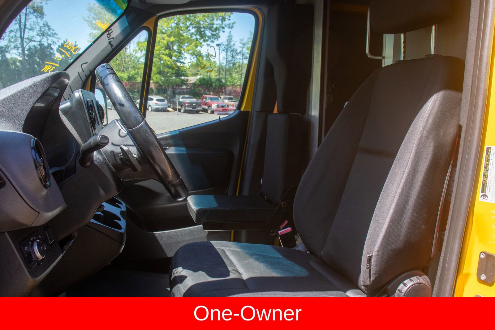 Used 2021 Mercedes-Benz Sprinter 2500 image 13
