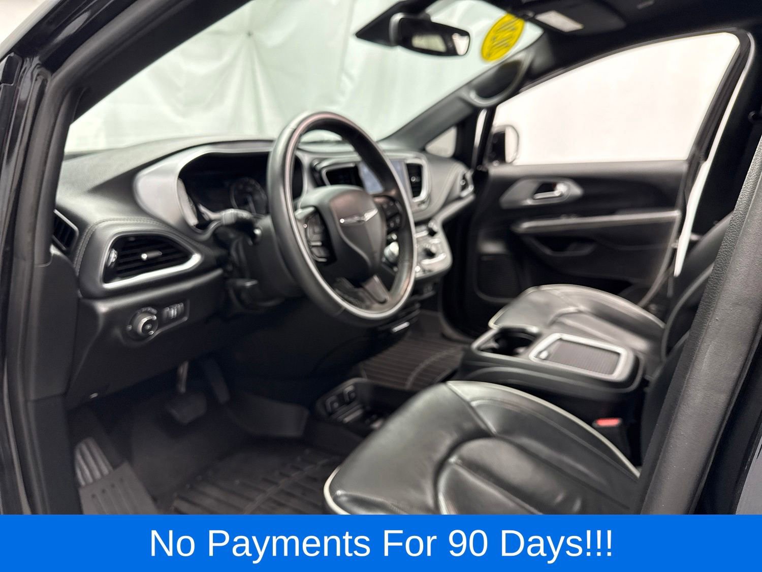 Used 2020 Chrysler Pacifica Limited FWD image 12