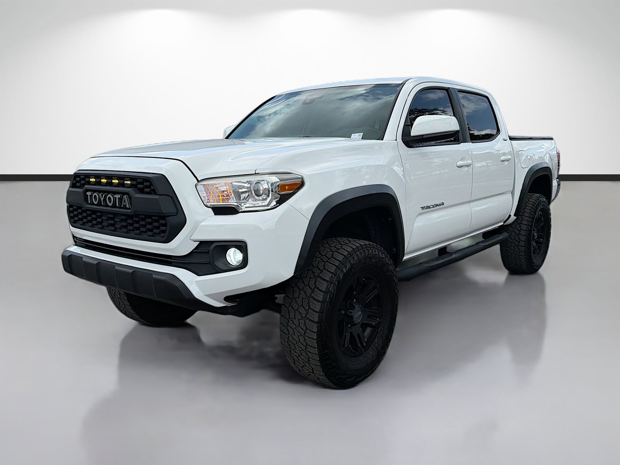 Used 2019 Toyota Tacoma SR5 RWD image 7