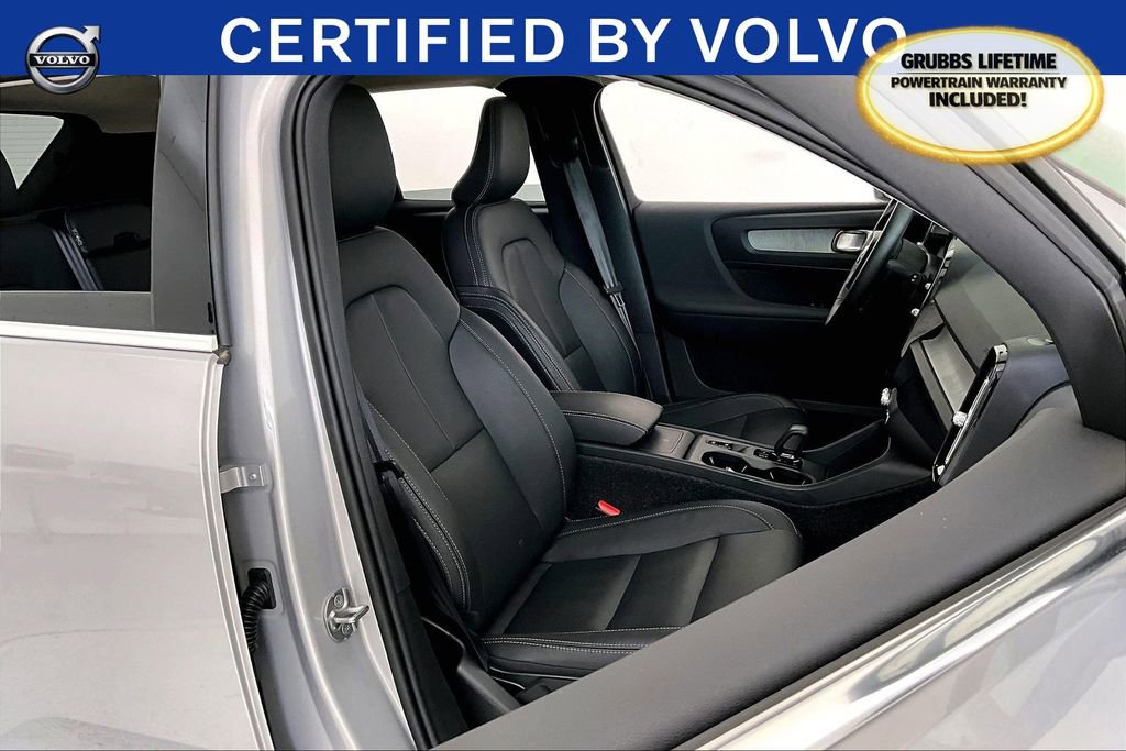 Certified 2025 Volvo XC40 B5 Core image 11