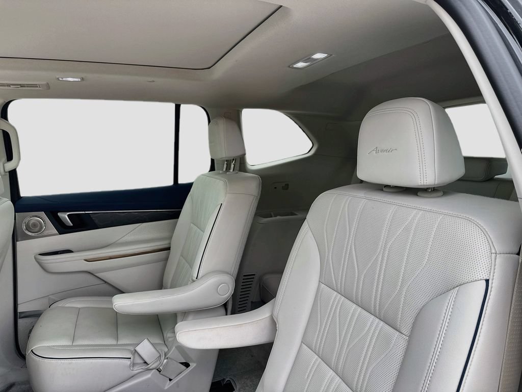 Used 2026 Buick Enclave Avenir w/ Super Cruise Package FWD image 24