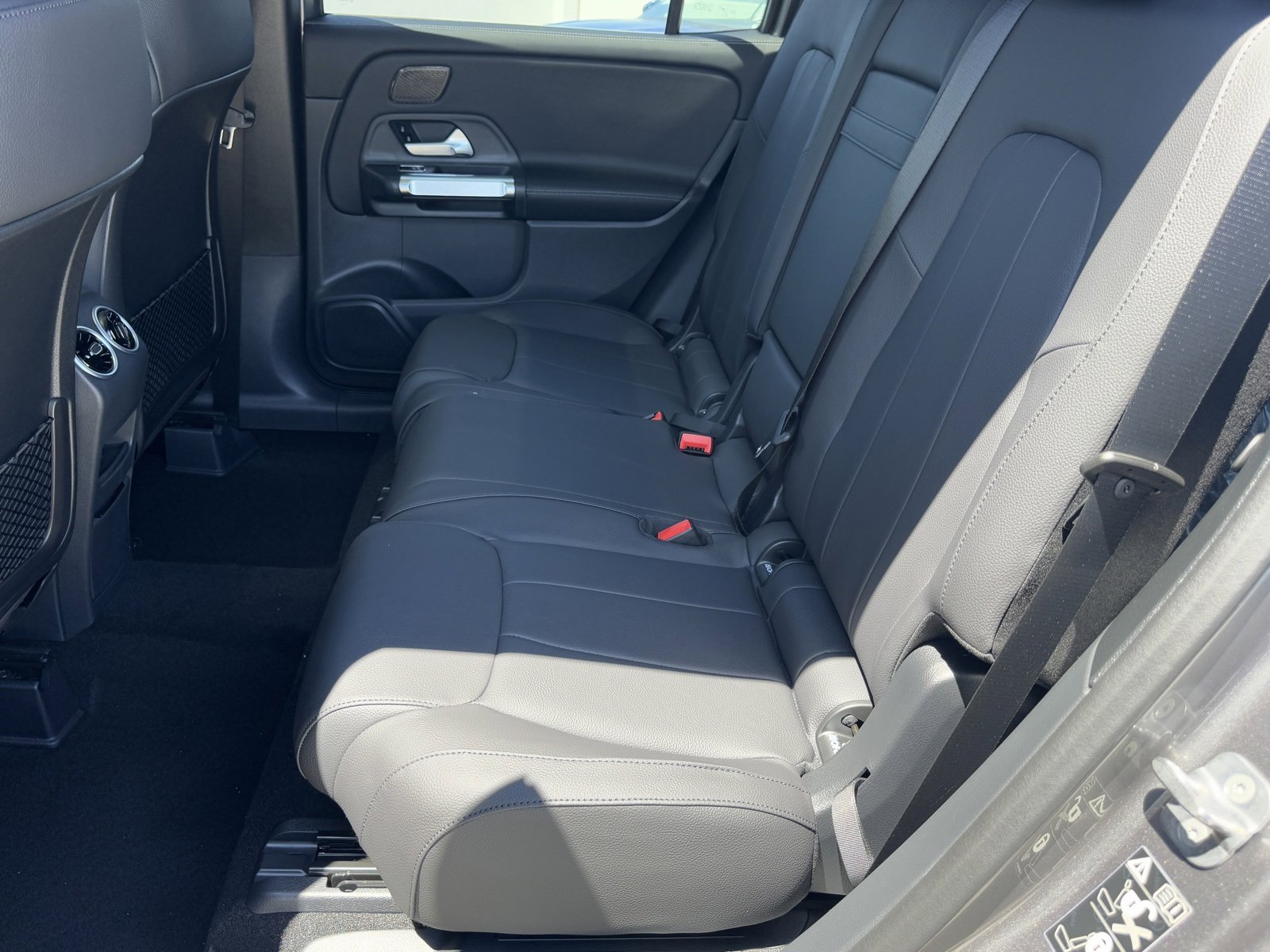 New 2026 Mercedes-Benz GLB 250 image 28