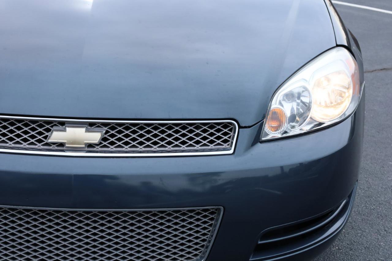 Used 2016 Chevrolet Impala LT w/ LT Sunroof Package FWD image 19