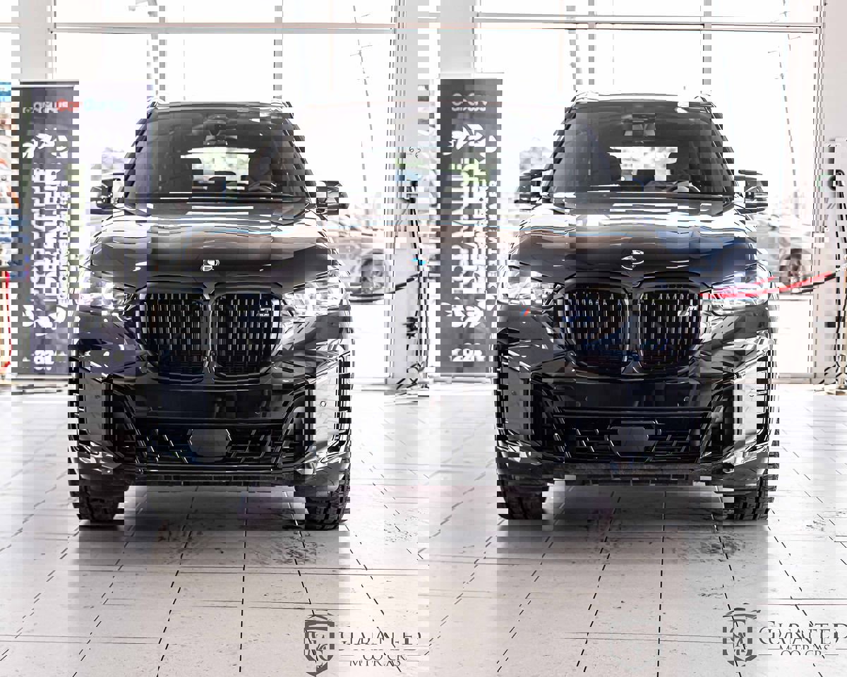 Used 2025 BMW X5 M60i image 3