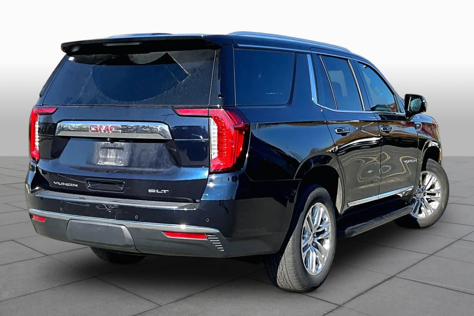 Used 2023 GMC Yukon SLT w/ SLT Luxury Package AWD/4WD image 12